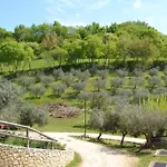 Casale La Rocchetta Bed & Breakfast 4*