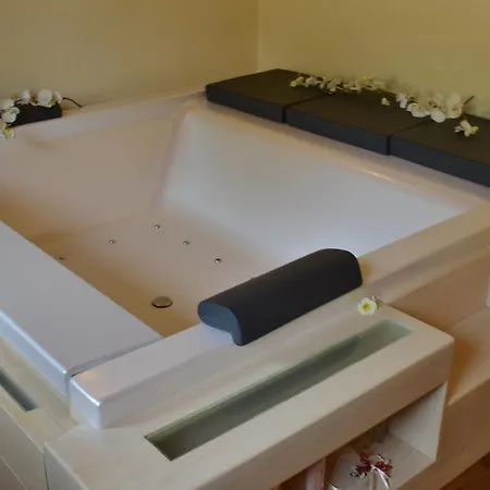 Bed & Breakfast Casale La Rocchetta 4*