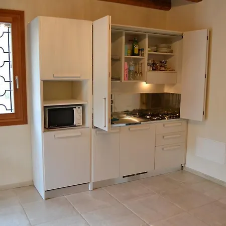 Casale La Rocchetta Bed & Breakfast 4*