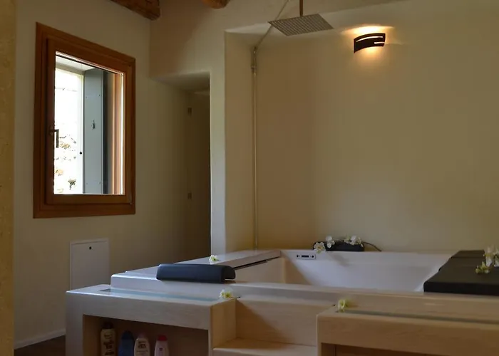 Casale La Rocchetta 4*