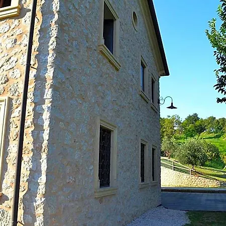 Casale La Rocchetta Bed & Breakfast