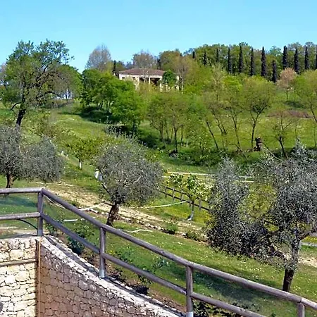 Casale La Rocchetta Bed & Breakfast 4*