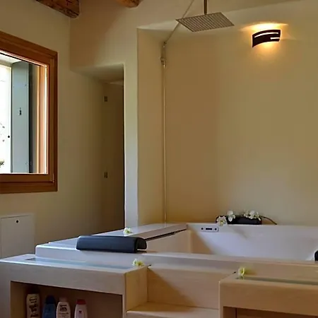 Casale La Rocchetta 4*
