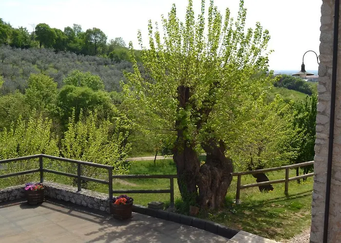 Casale La Rocchetta Bed & Breakfast 4*